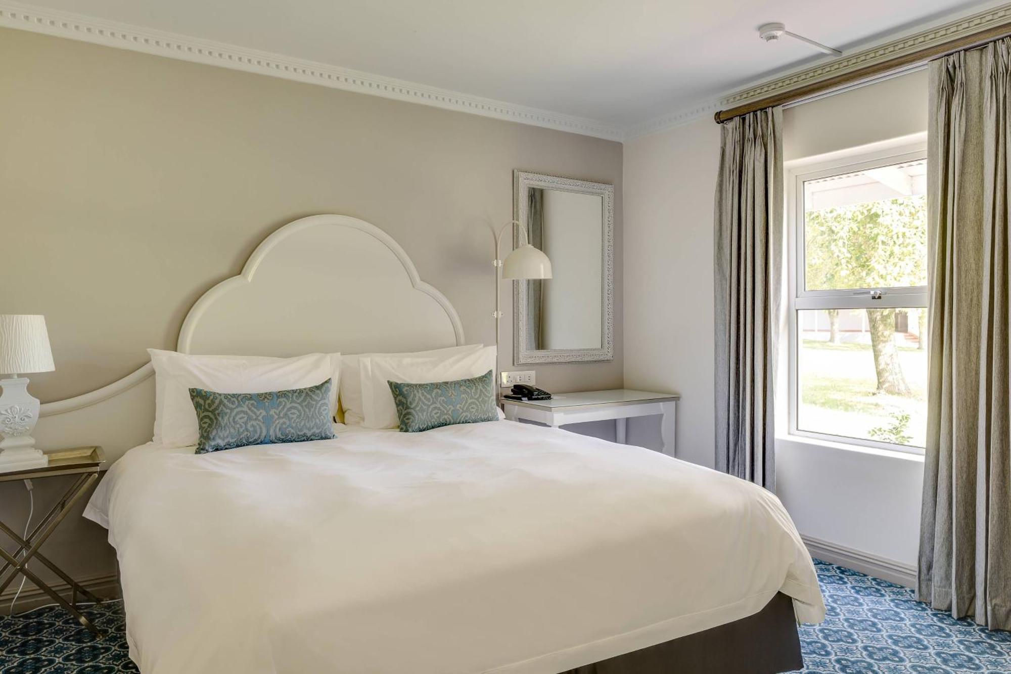 Protea Hotel By Marriott Cape Town Mowbray Exterior photo